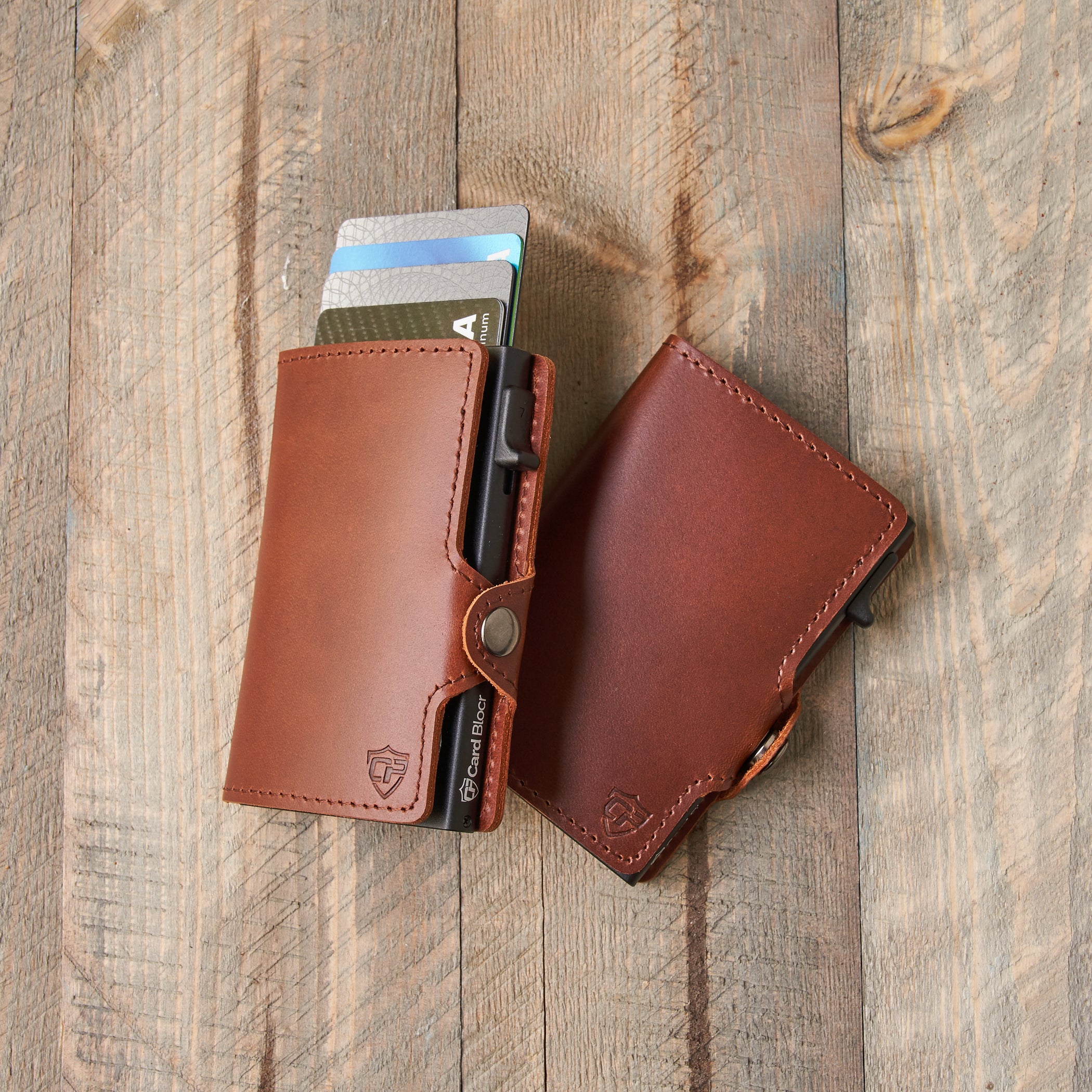 vinger In de genade van Jonge dame Credit Card Wallet Brown Leather and Black Metal Front Pocket Minimali –  Conceal Plus